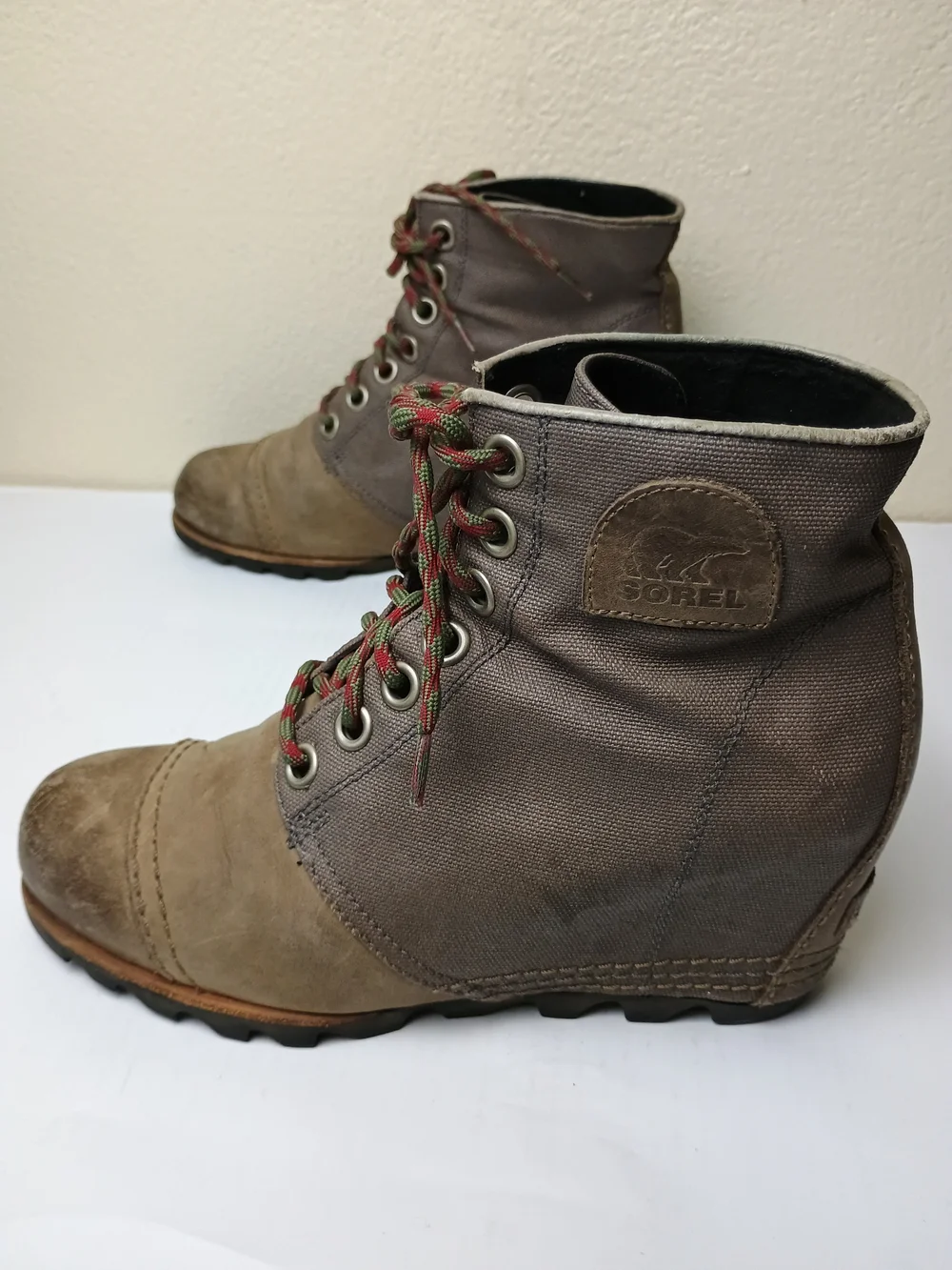Sorel 1964 Premium Size 9 Women's Brown/Tan Wedge Lace-Up Boots